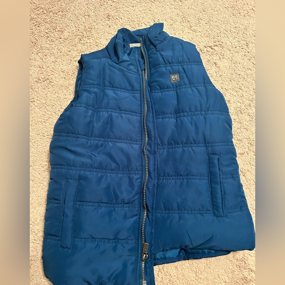Nice warm zip up vest for boys. Great winter addition.